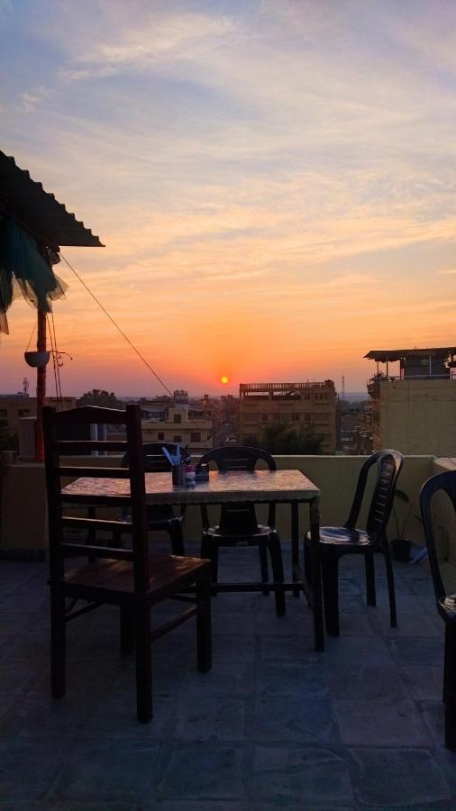 Relax Inn Dzsaiszalmer Kültér fotó