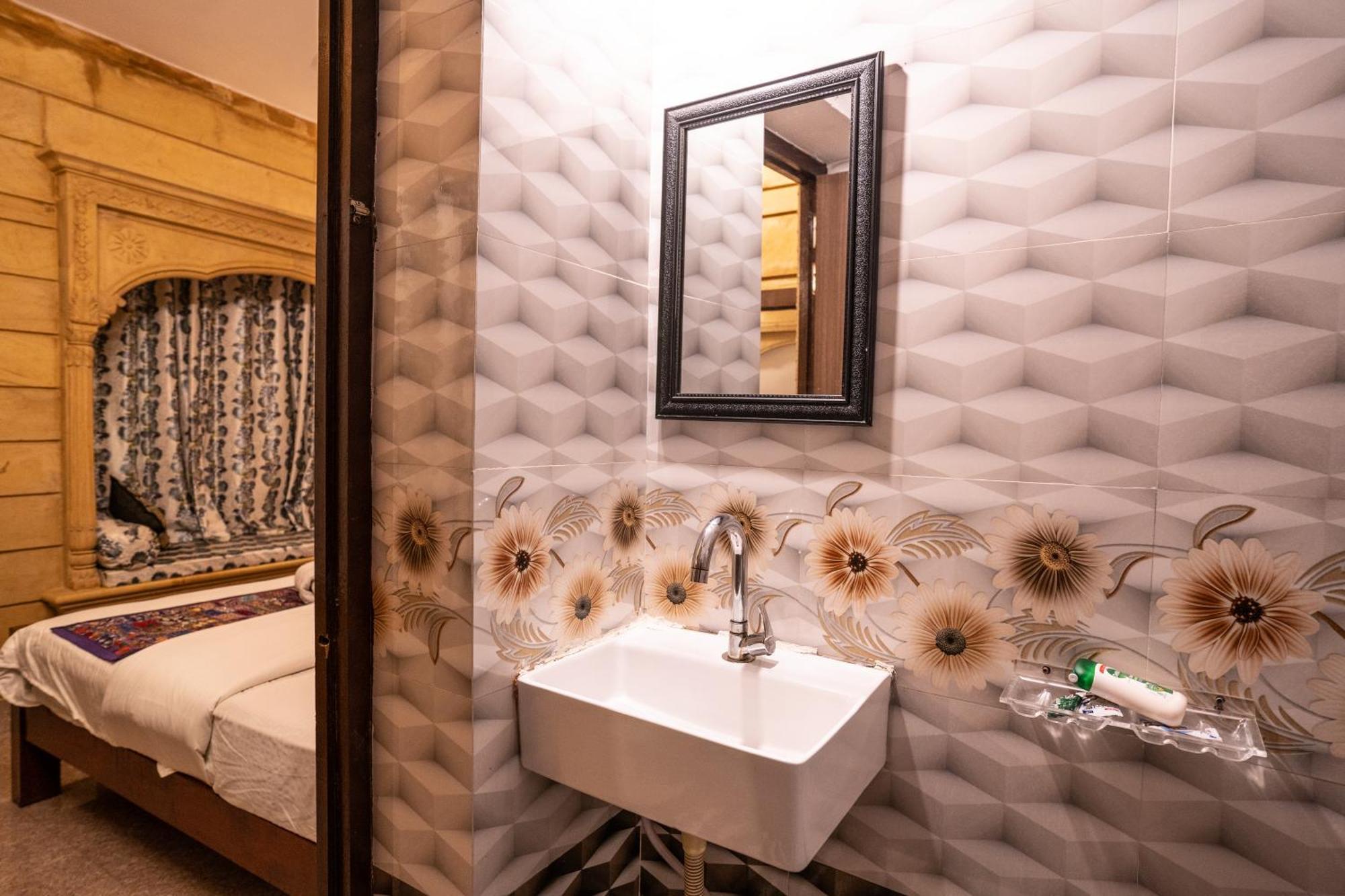 Relax Inn Dzsaiszalmer Kültér fotó